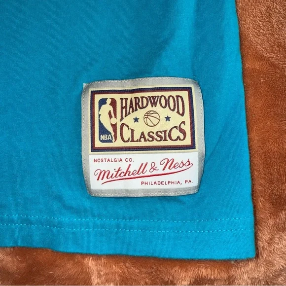 Mitchell & Ness Charlotte Teal T-Shirt - Size XL - Mens - Picture 6 of 12